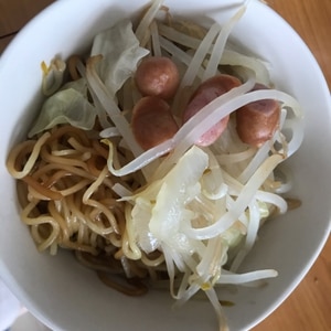 1人ランチに簡単！ウインナー入り☆塩焼きそば